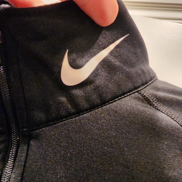 Nike Therma-Fit XL Women's 1/4 Zip Black - Picture 2 of 9